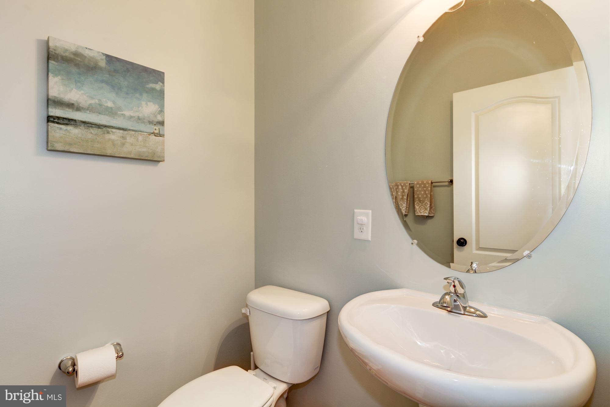 325 Chestnut Road Linthicum Heights, MD 21090 - Photo 15 of 30 Powder Room