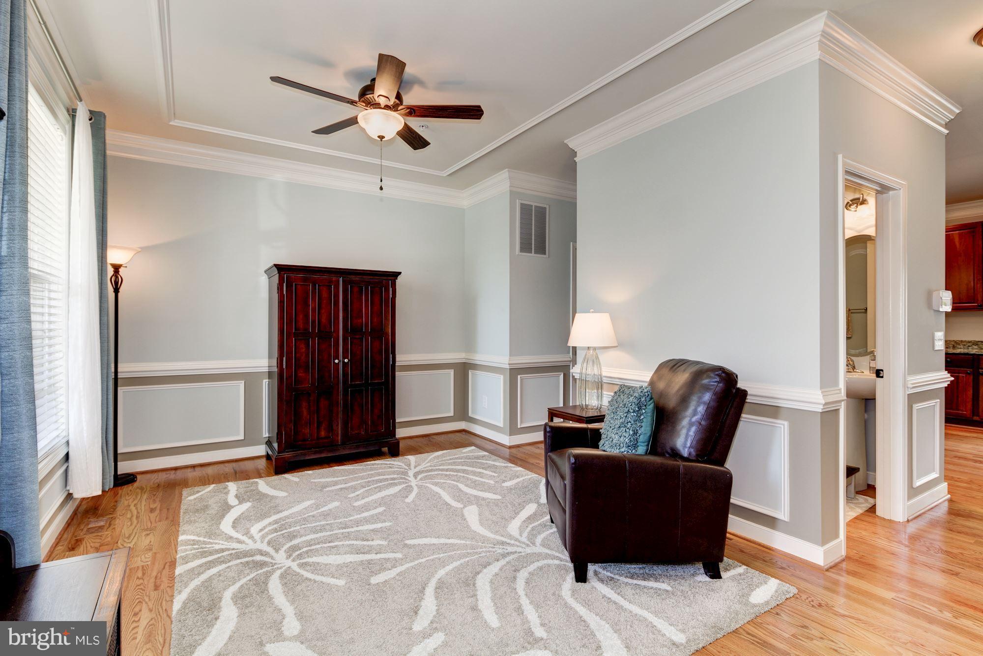 325 Chestnut Road Linthicum Heights, MD 21090 - Photo 3 of 30 Living Room