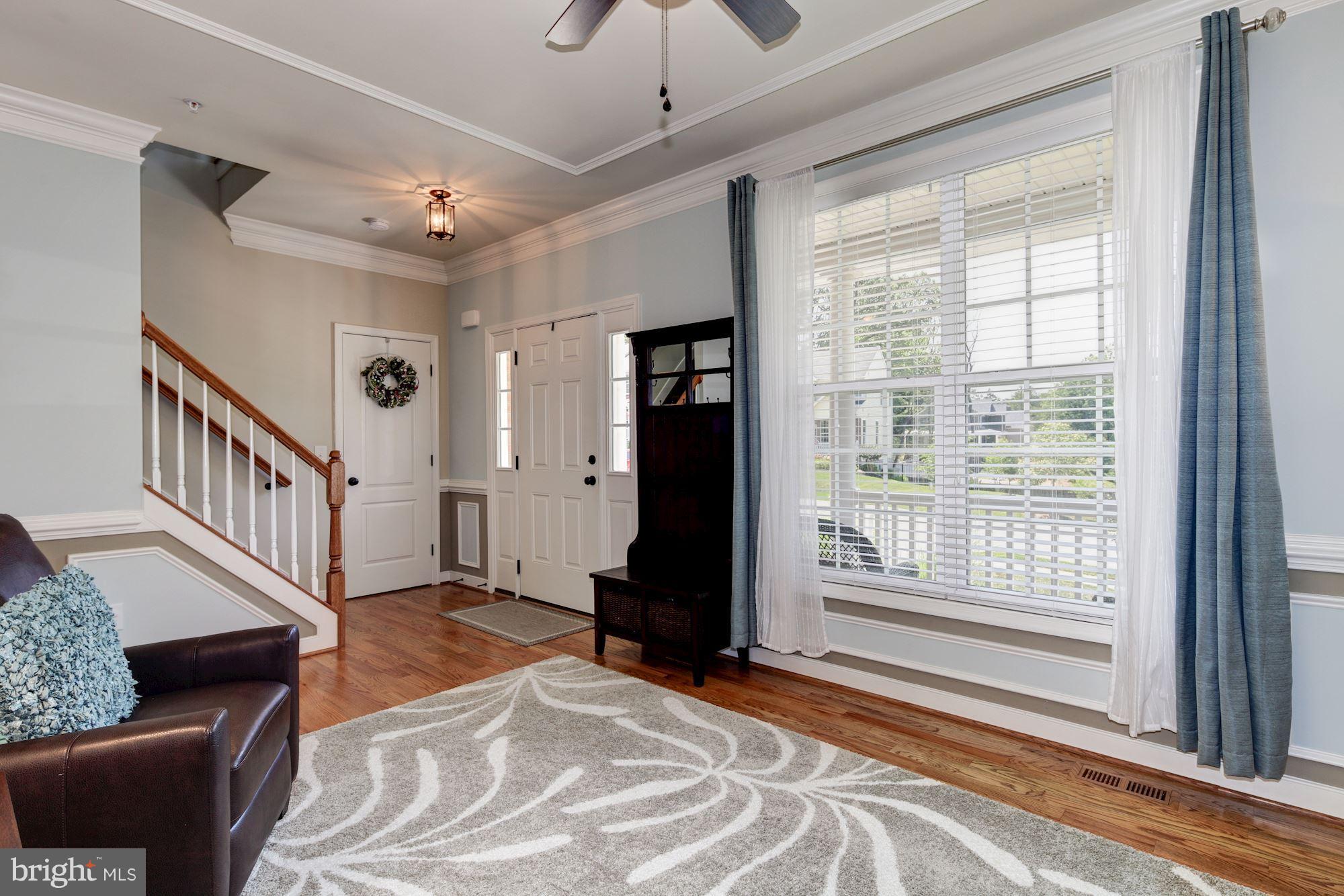 325 Chestnut Road Linthicum Heights, MD 21090 - Photo 5 of 30 Living Room