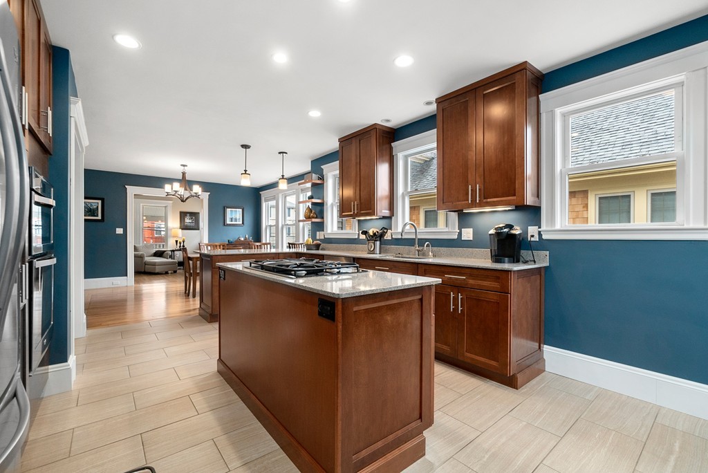 16 Sunset Road, Unit 2 Watertown, MA 02472 - Photo 5 of 25 Gallery Image 5