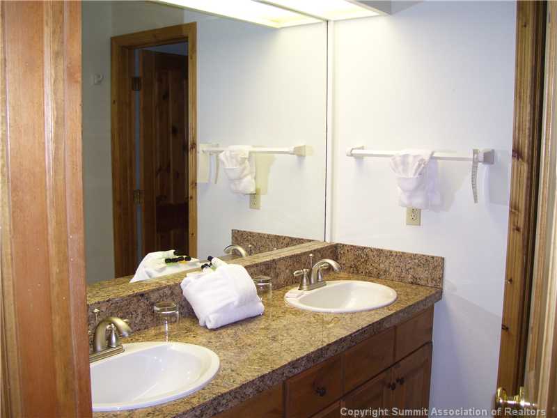 180 Tennis Club Road, Unit 1657 Keystone, CO 80435 - Photo 14 of 18 Bathroom.
