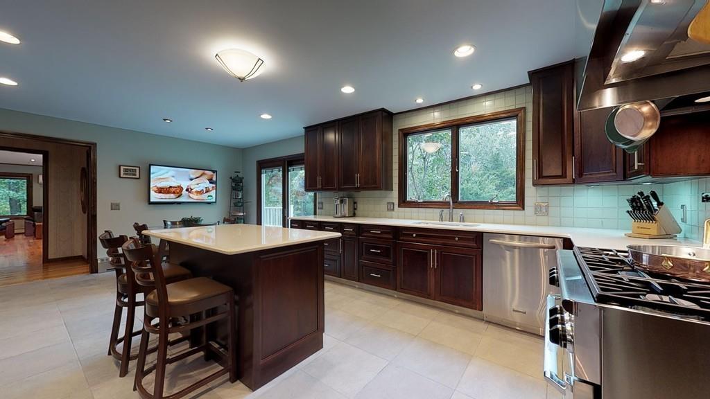 48 St George Court Warwick, RI 02888 - Photo 8 of 39