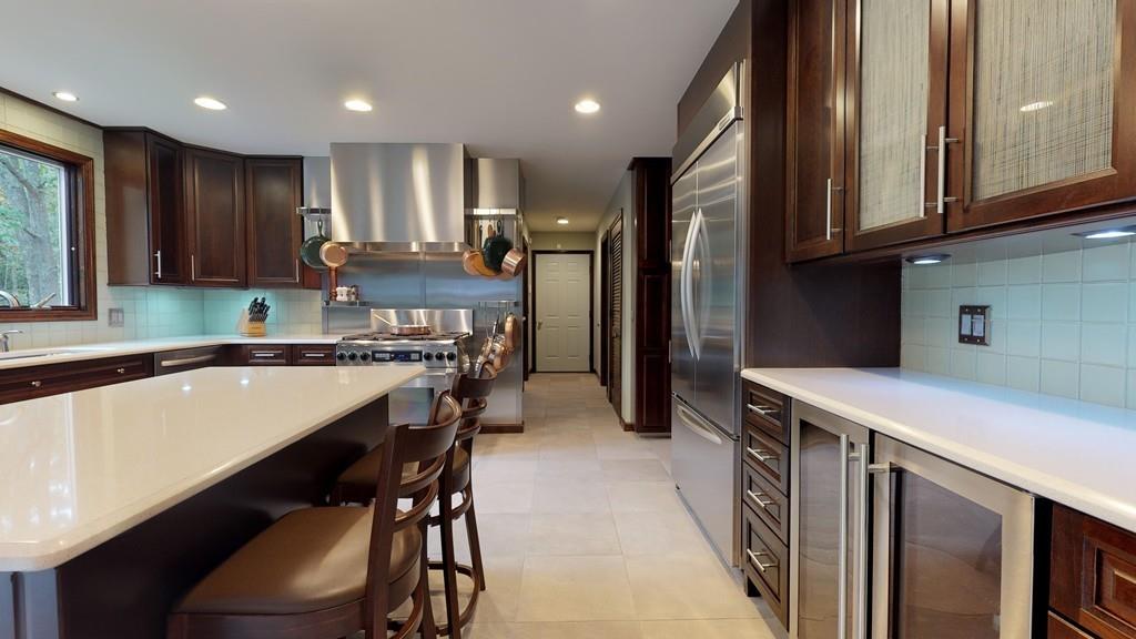 48 St George Court Warwick, RI 02888 - Photo 9 of 39