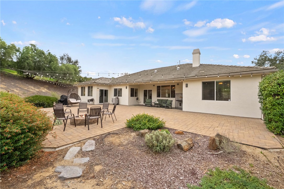 45600 La Cruz Drive Temecula, CA 92590 - Photo 4 of 75 a view of a house with backyard and sitting area