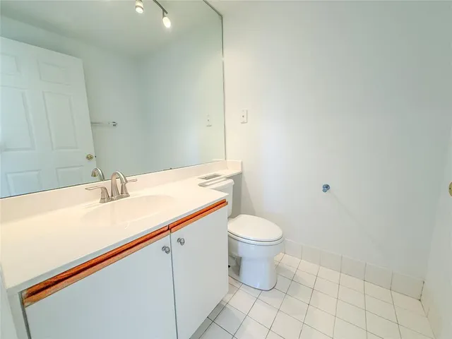 $2,600 | 3105 Northeast 184th Street, Unit 7106, North Miami Beach, FL 33160