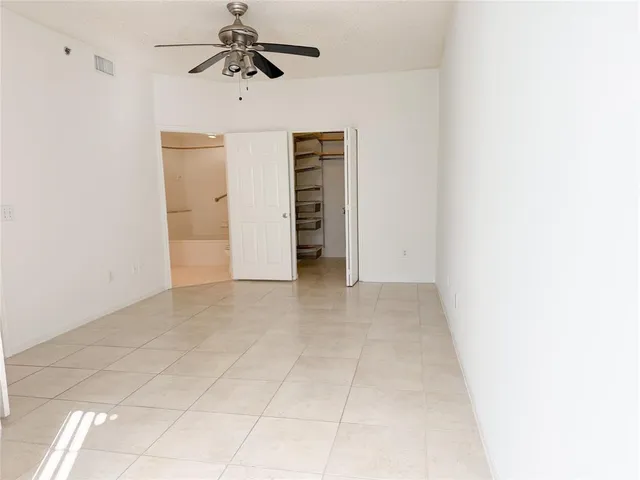 $2,600 | 3105 Northeast 184th Street, Unit 7106, North Miami Beach, FL 33160