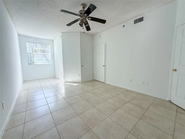 $2,600 | 3105 Northeast 184th Street, Unit 7106, North Miami Beach, FL 33160
