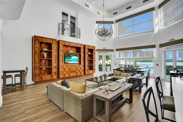 $2,600 | 3105 Northeast 184th Street, Unit 7106, North Miami Beach, FL 33160