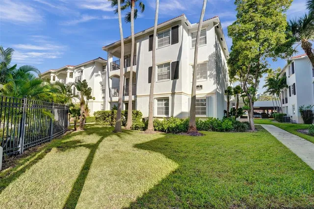 $2,600 | 3105 Northeast 184th Street, Unit 7106, North Miami Beach, FL 33160