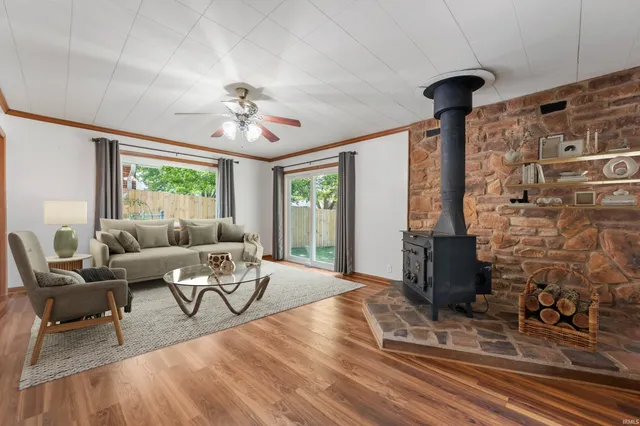 $259,900 | 1303 North Brentwood Lane, Muncie, IN 47304