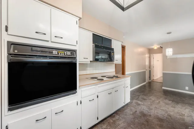 $259,900 | 1303 North Brentwood Lane, Muncie, IN 47304