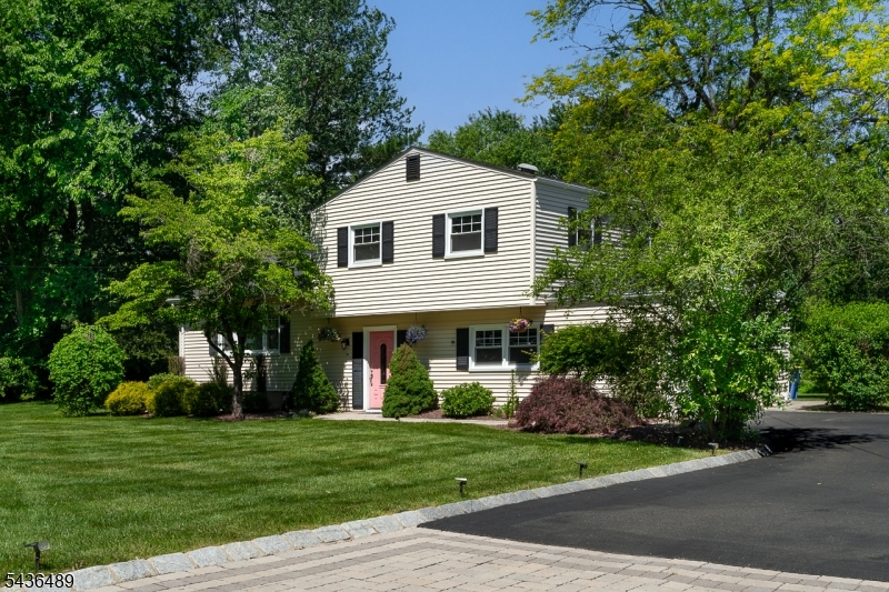 9 Lexington Road Bernards, NJ 07920 - Photo 2 of 50