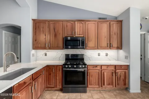 $450,000 | 2703 East Glen Canyon Road, Green Valley, AZ 85614