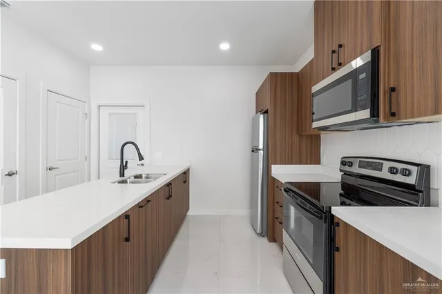 $1,100 | 3501 Jessica Lane, Unit 3, Weslaco, TX 78599