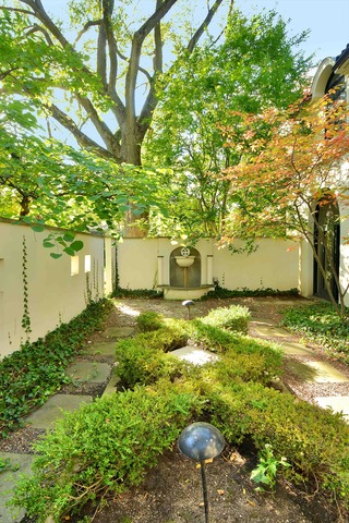 920 Hill Road Winnetka, IL 60093 - Photo 10 of 10 a view of a outdoor space