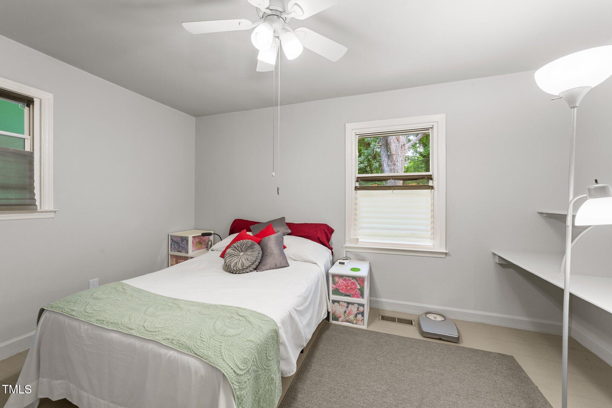 725-727 Locust Lane Raleigh, NC 27603 - Photo 21 of 45 32-web-or-mls-VB4A0248