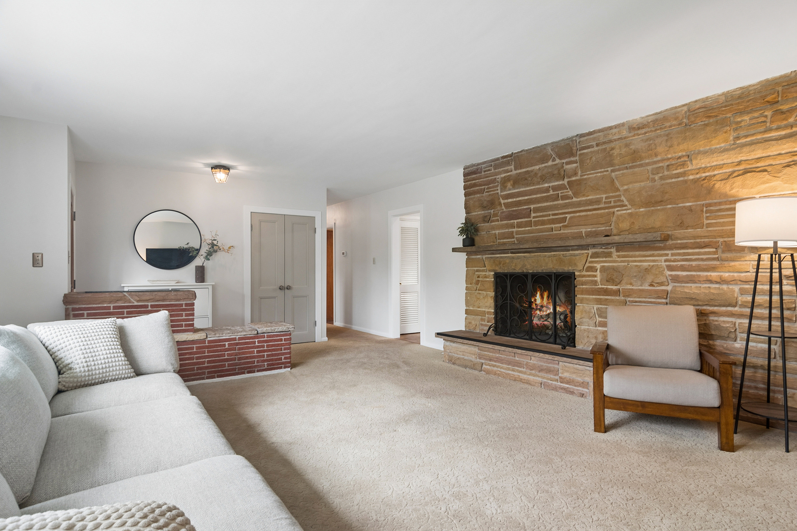 429 West Helen Road Palatine, IL 60067 - Photo 4 of 21