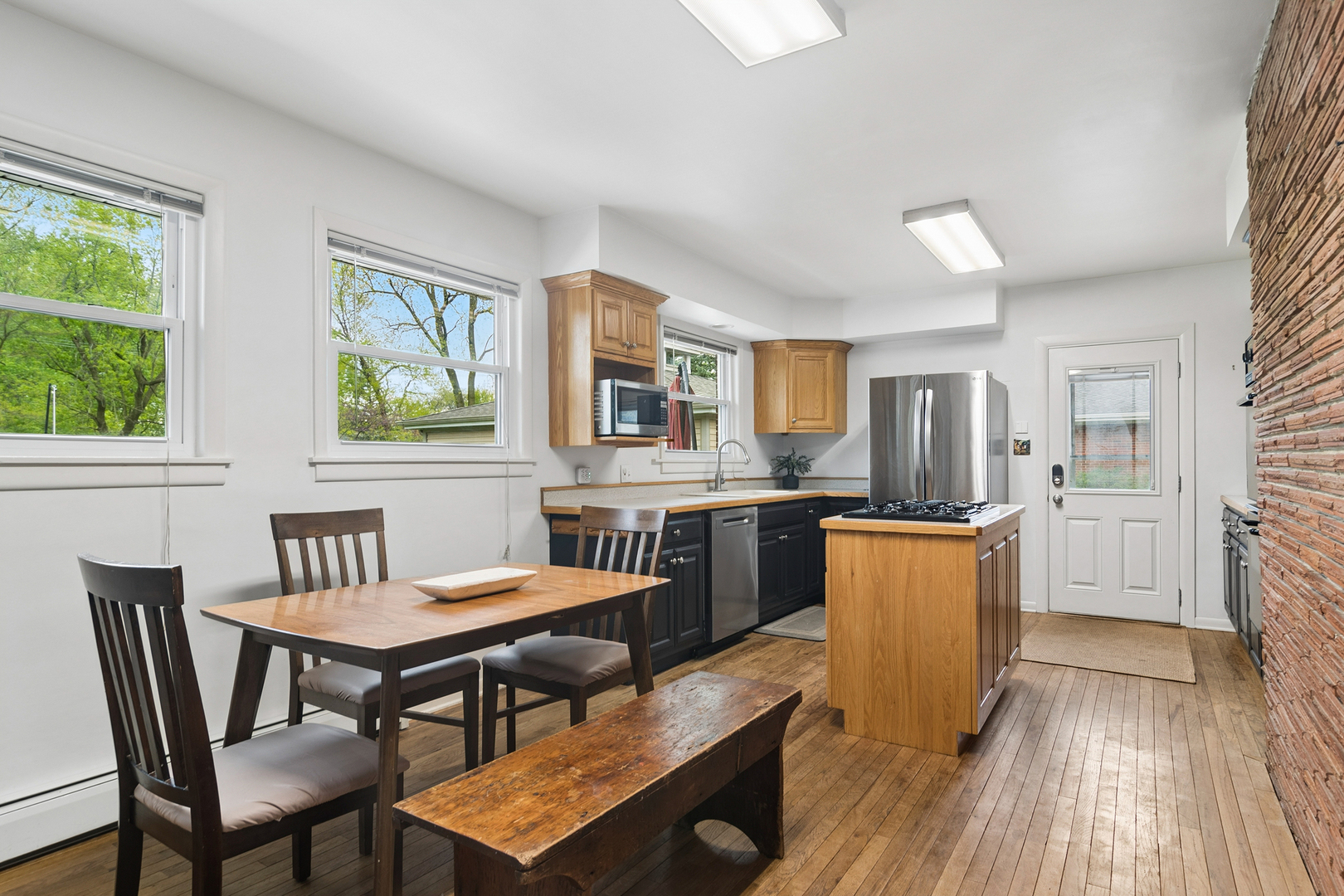 429 West Helen Road Palatine, IL 60067 - Photo 6 of 21