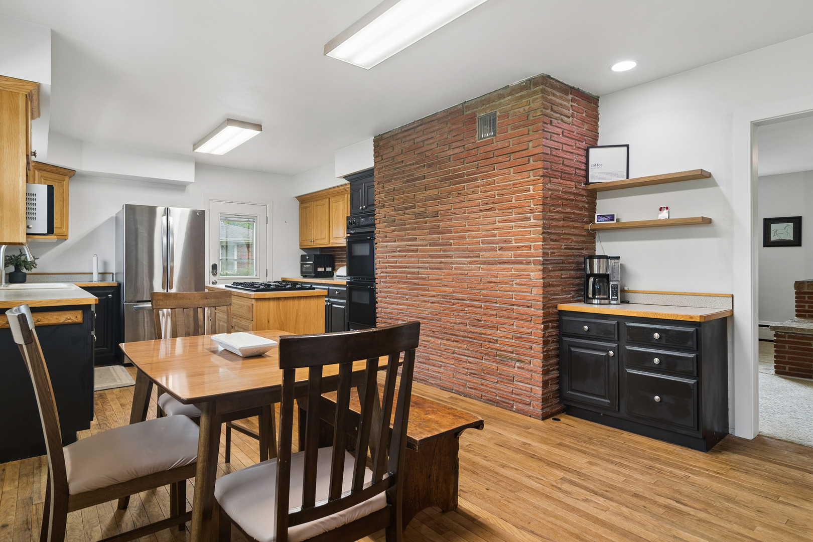429 West Helen Road Palatine, IL 60067 - Photo 7 of 21
