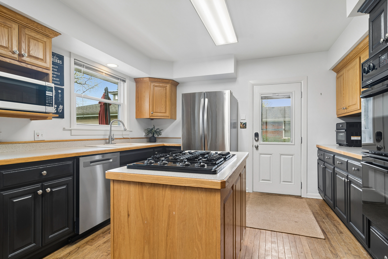 429 West Helen Road Palatine, IL 60067 - Photo 8 of 21