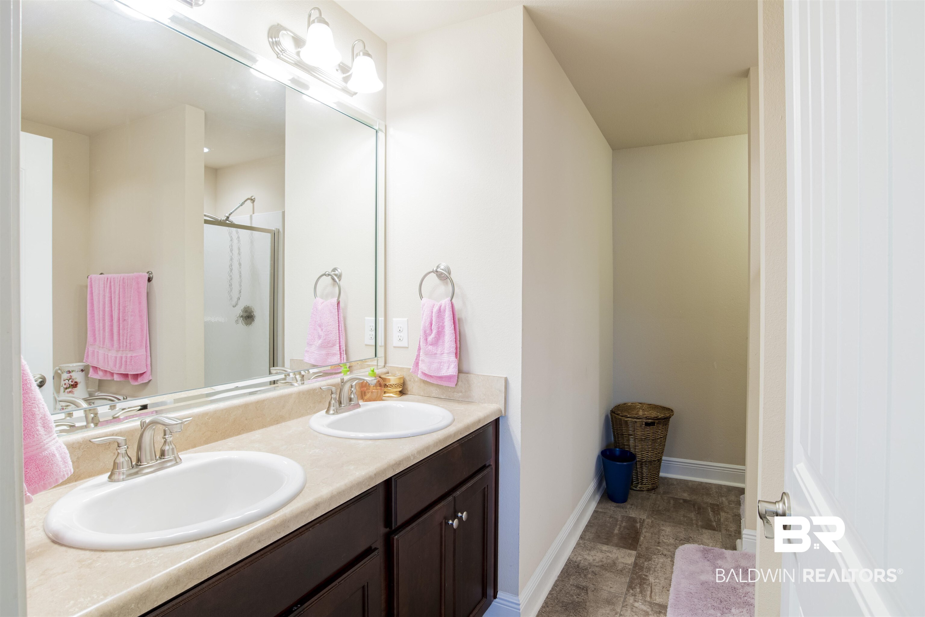 288 Wyatt Court Foley, AL 36535 - Photo 12 of 20 Primary Bath