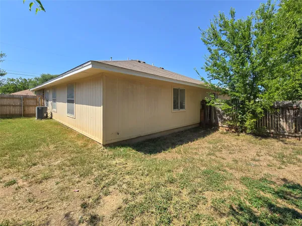 $1,395 | 300 Tamara Drive, Unit B, Georgetown, TX 78628