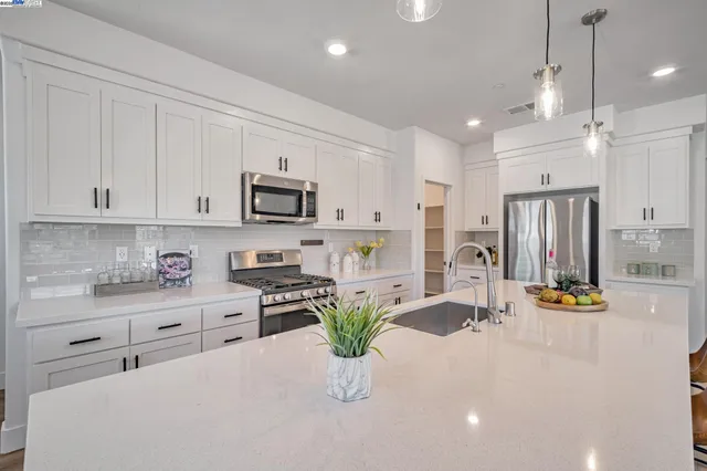 $748,000 | 675 Delve Court, Hayward, CA 94544