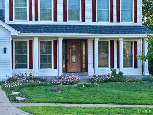 $382,000 | 812 Silver Lake View Drive, Pacific, MO 63069