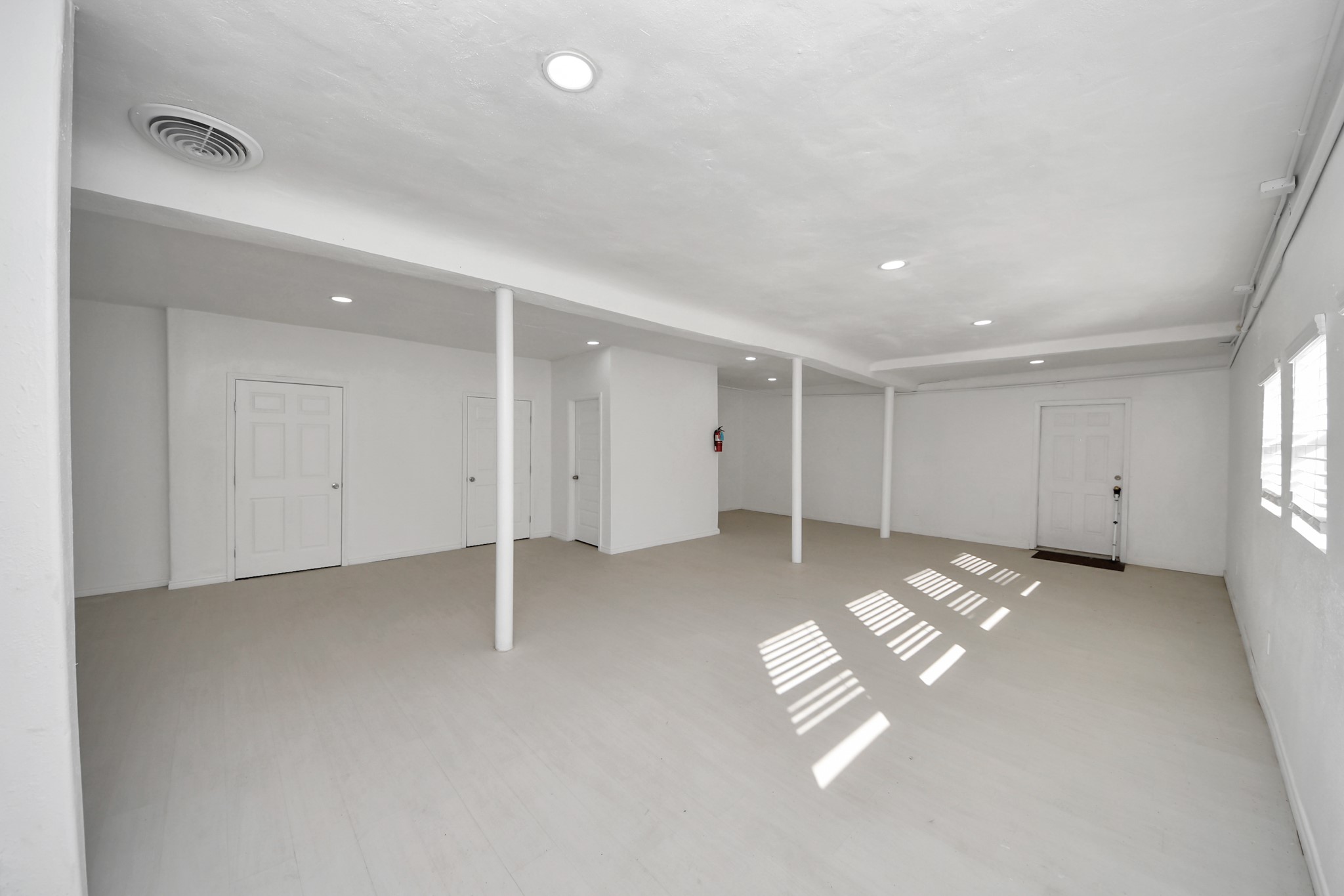 5303 Lyons Avenue, Unit 4 Houston, TX 77020 - Photo 31 of 40 a view of an empty room