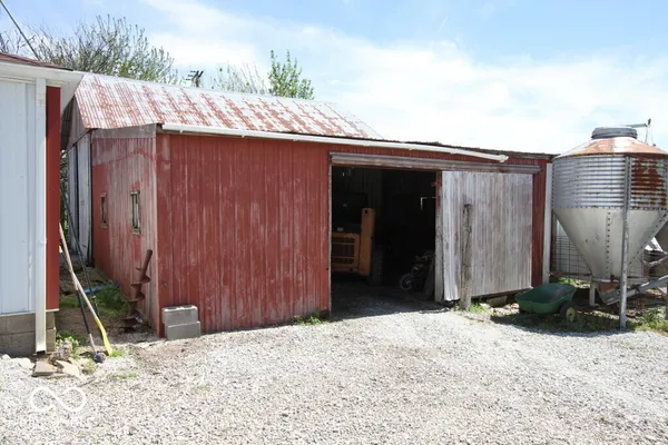 $449,900 | 5671 East 350 South, Waldron, IN 46182