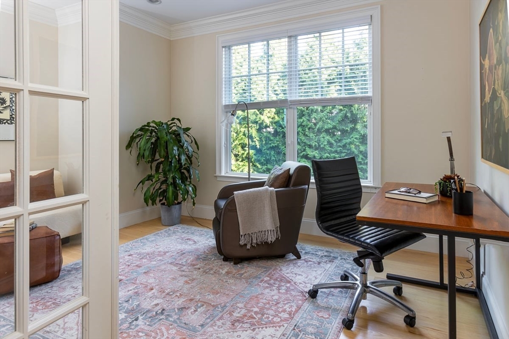 42 Evergreen Circle Newton, MA 02465 - Photo 11 of 33