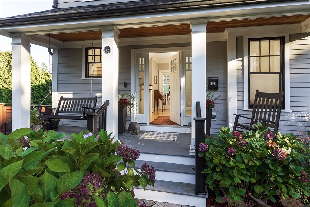 42 Evergreen Circle Newton, MA 02465 - Photo 2 of 33