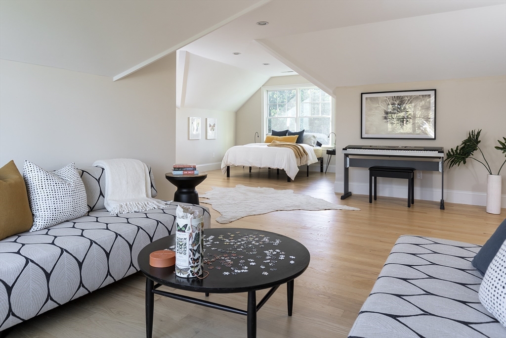 42 Evergreen Circle Newton, MA 02465 - Photo 21 of 33