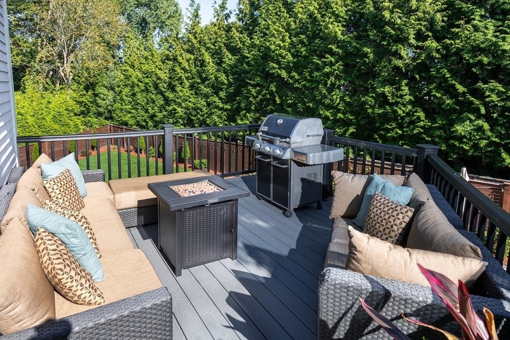 42 Evergreen Circle Newton, MA 02465 - Photo 6 of 33