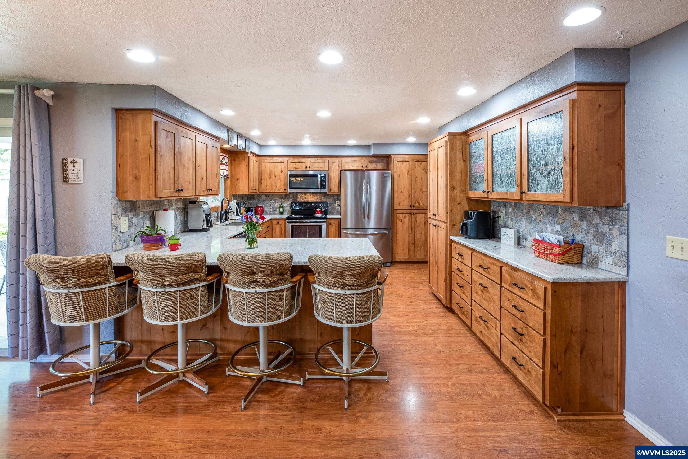 33510 Millview Way Lebanon, OR 97355 - Photo 12 of 36 Gallery Image 12