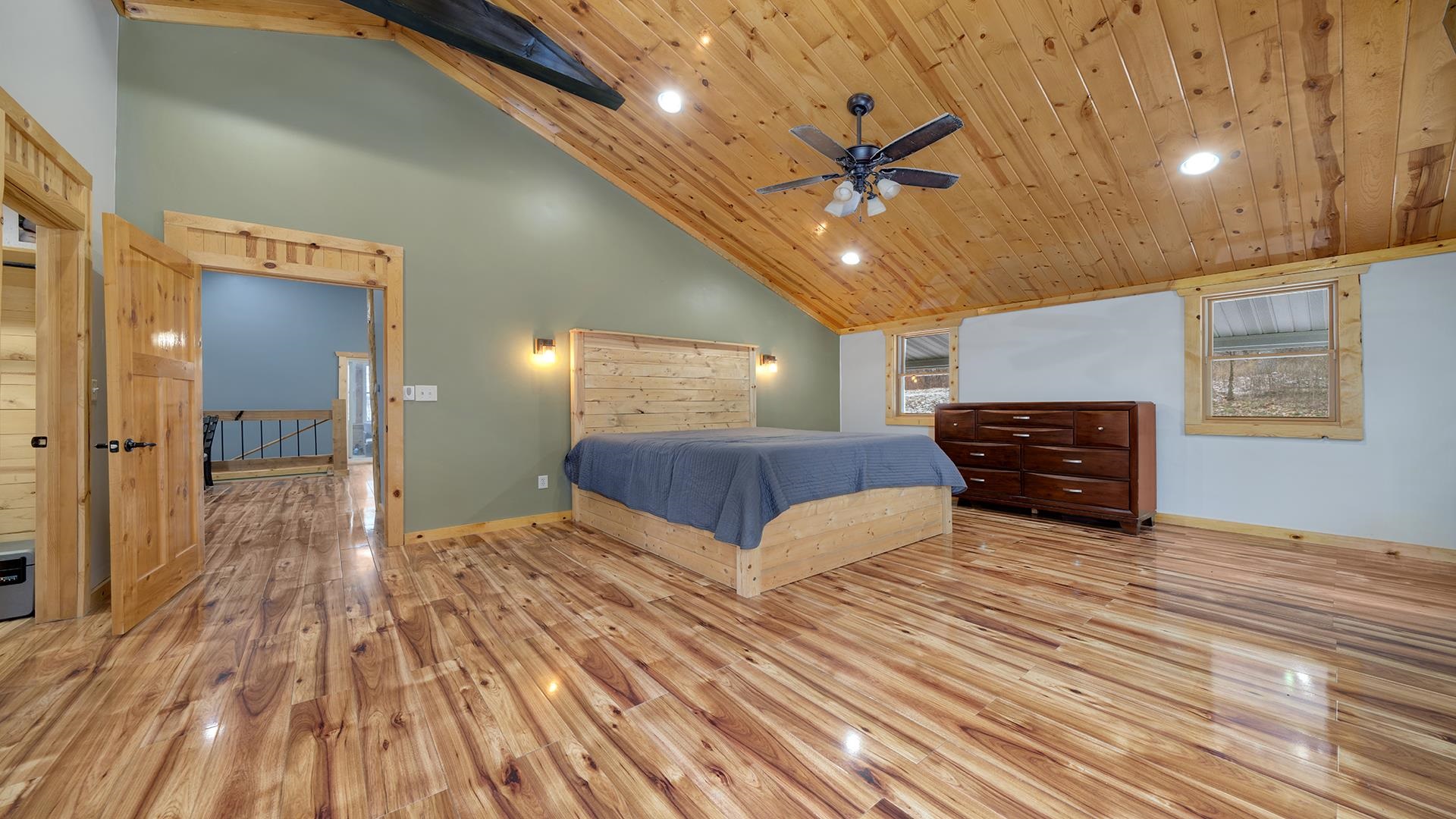 2063 Grand Detour Road Dixon, IL 61021 - Photo 16 of 44 a view of a livingroom with wooden floor