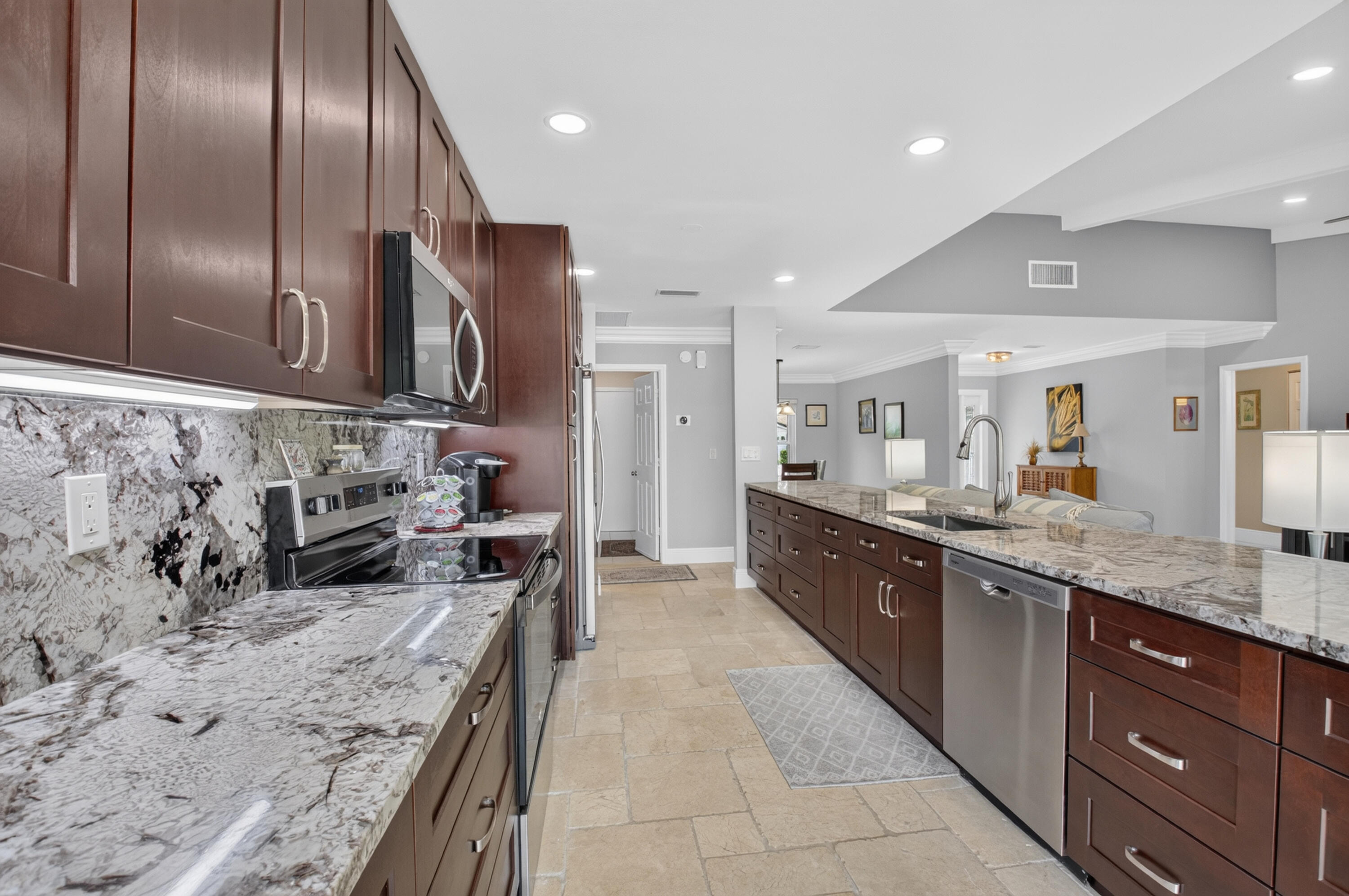 22018 Colony Drive Boca Raton, FL 33433 - Photo 3 of 39 Kitchen