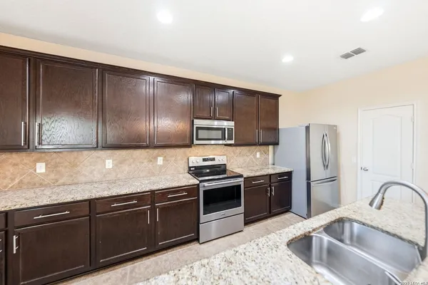 $2,295 | 10607 Tansy Canyon, Helotes, TX 78023