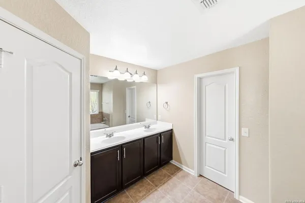 $2,295 | 10607 Tansy Canyon, Helotes, TX 78023