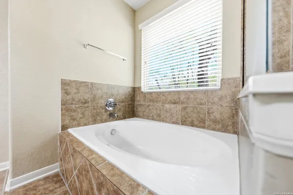$2,295 | 10607 Tansy Canyon, Helotes, TX 78023