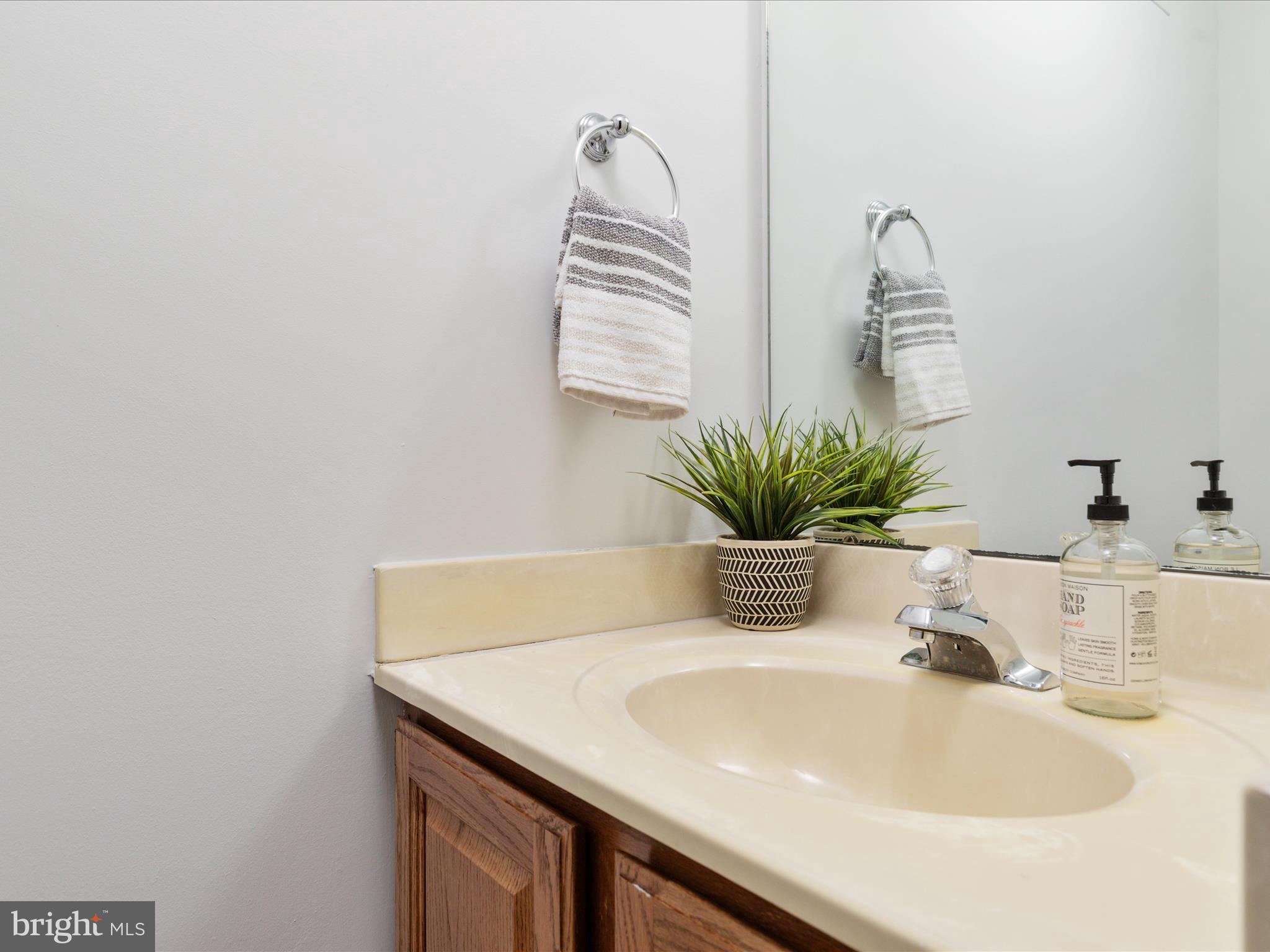 12535 Rock Ridge Road Herndon, VA 20170 - Photo 13 of 43 Main Level Half-Bath
