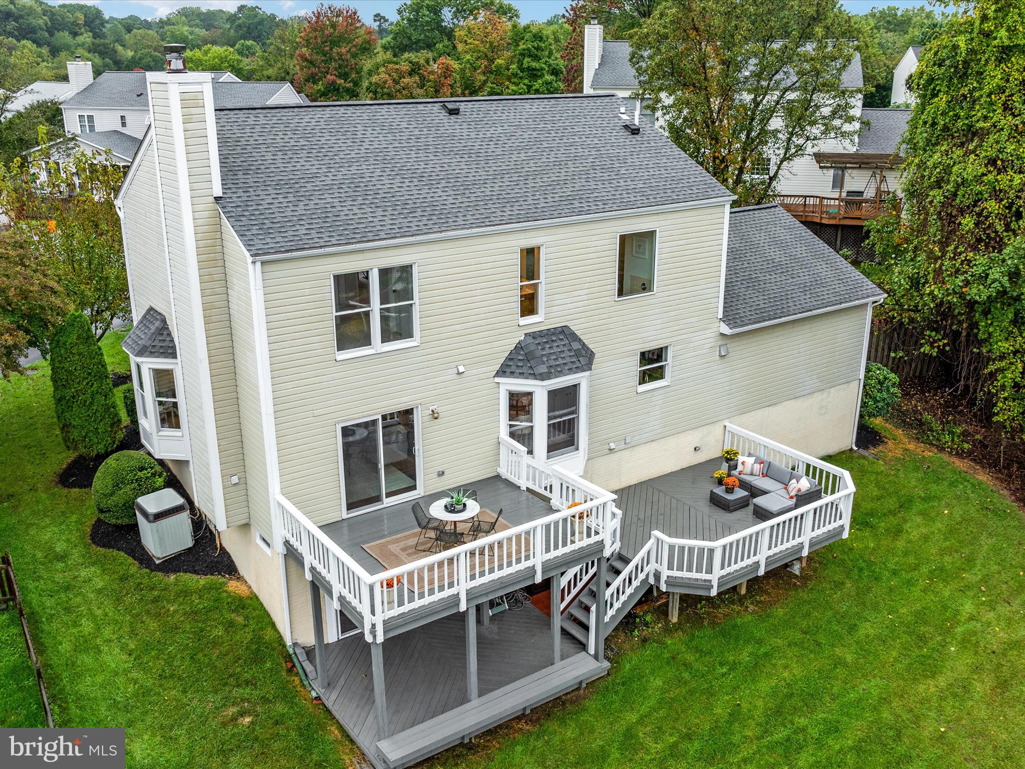 12535 Rock Ridge Road Herndon, VA 20170 - Photo 4 of 43 Multiple Decks