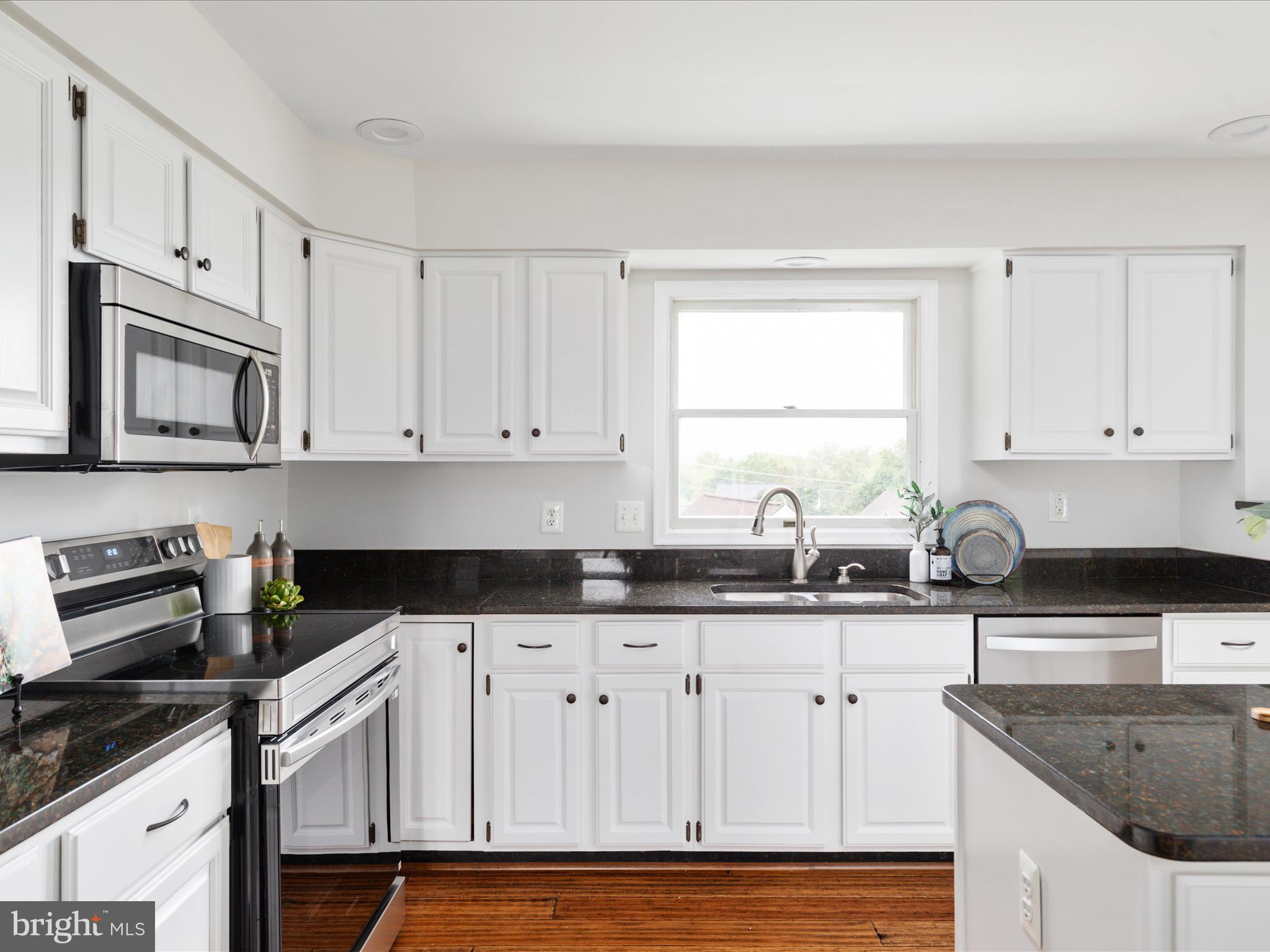 12535 Rock Ridge Road Herndon, VA 20170 - Photo 5 of 43 Kitchen