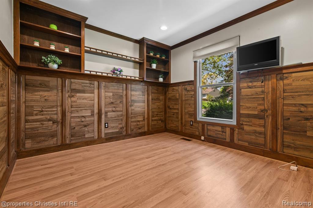 1501 Deerhurst Lane Rochester Hills, MI 48307 - Photo 15 of 38