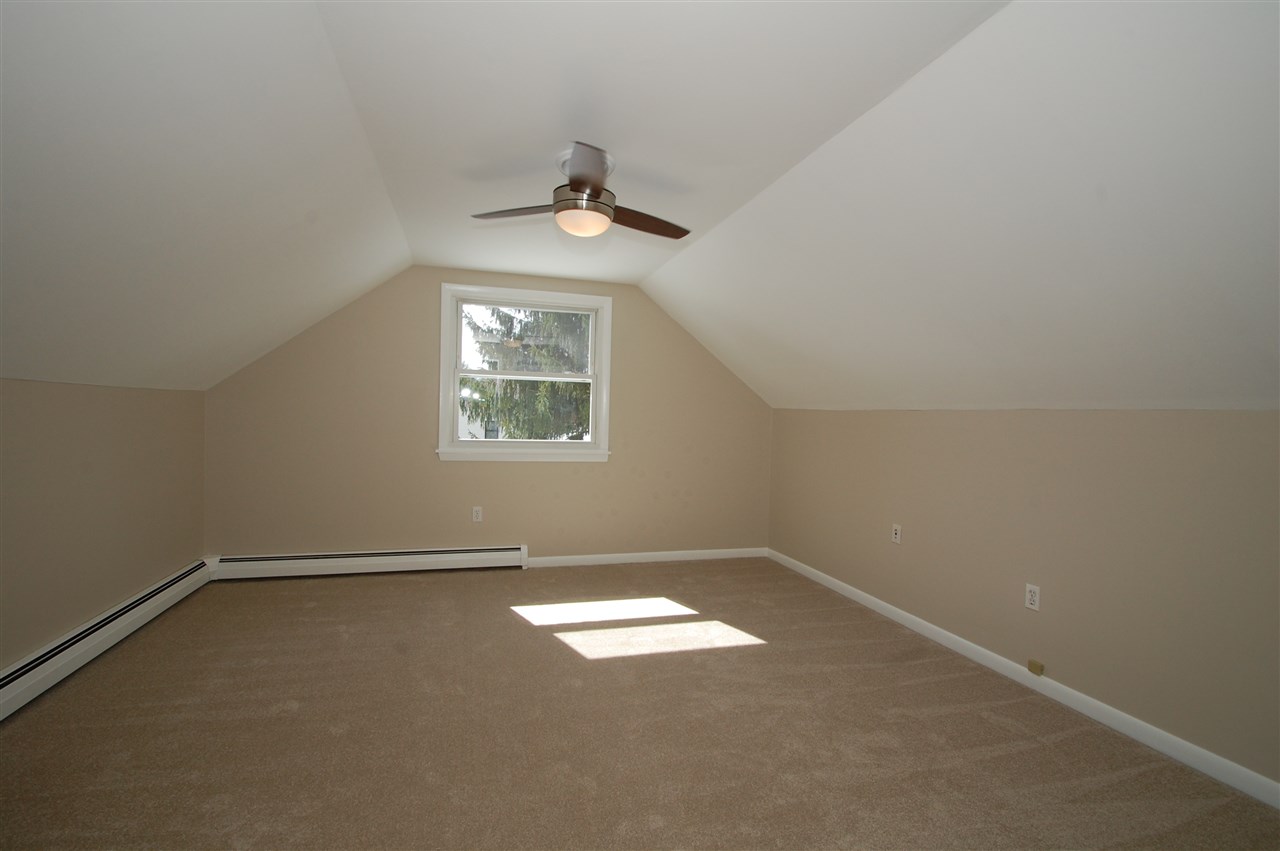471 Bunker Hill Road Auburn, NH 03032 - Photo 13 of 18