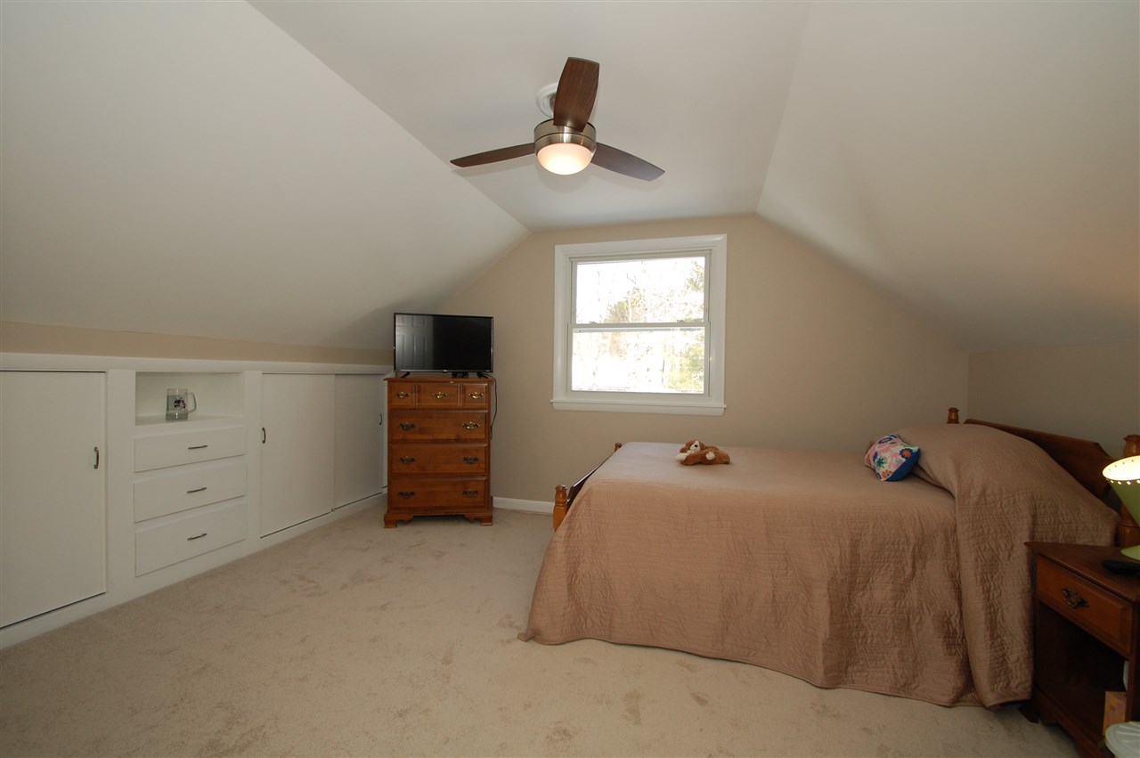 471 Bunker Hill Road Auburn, NH 03032 - Photo 14 of 18