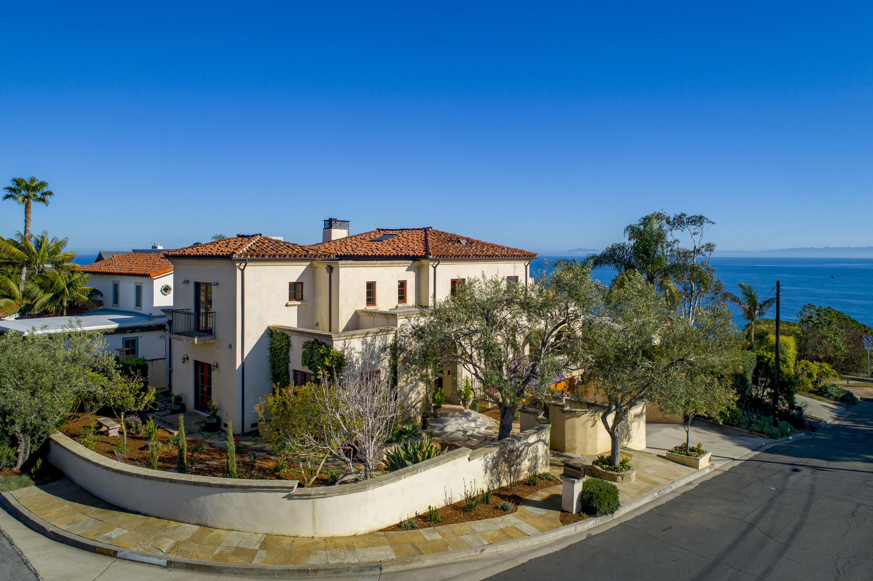 18 Oliver Road Santa Barbara, CA 93109 - Photo 2 of 3 a front view of house with yard and seating area