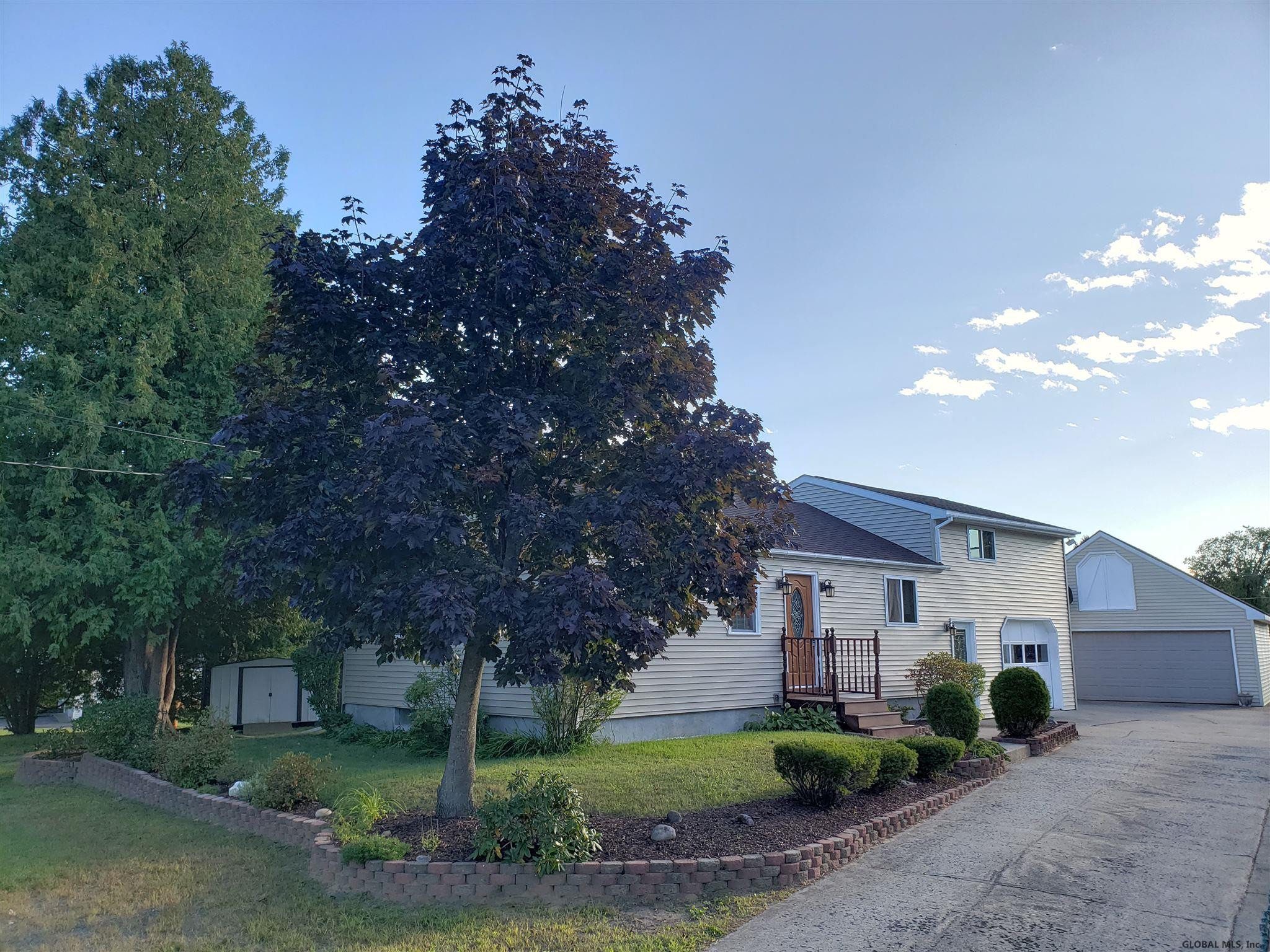 5 Plank Road Halfmoon, NY 12188 - Photo 1 of 28 Photo 1
