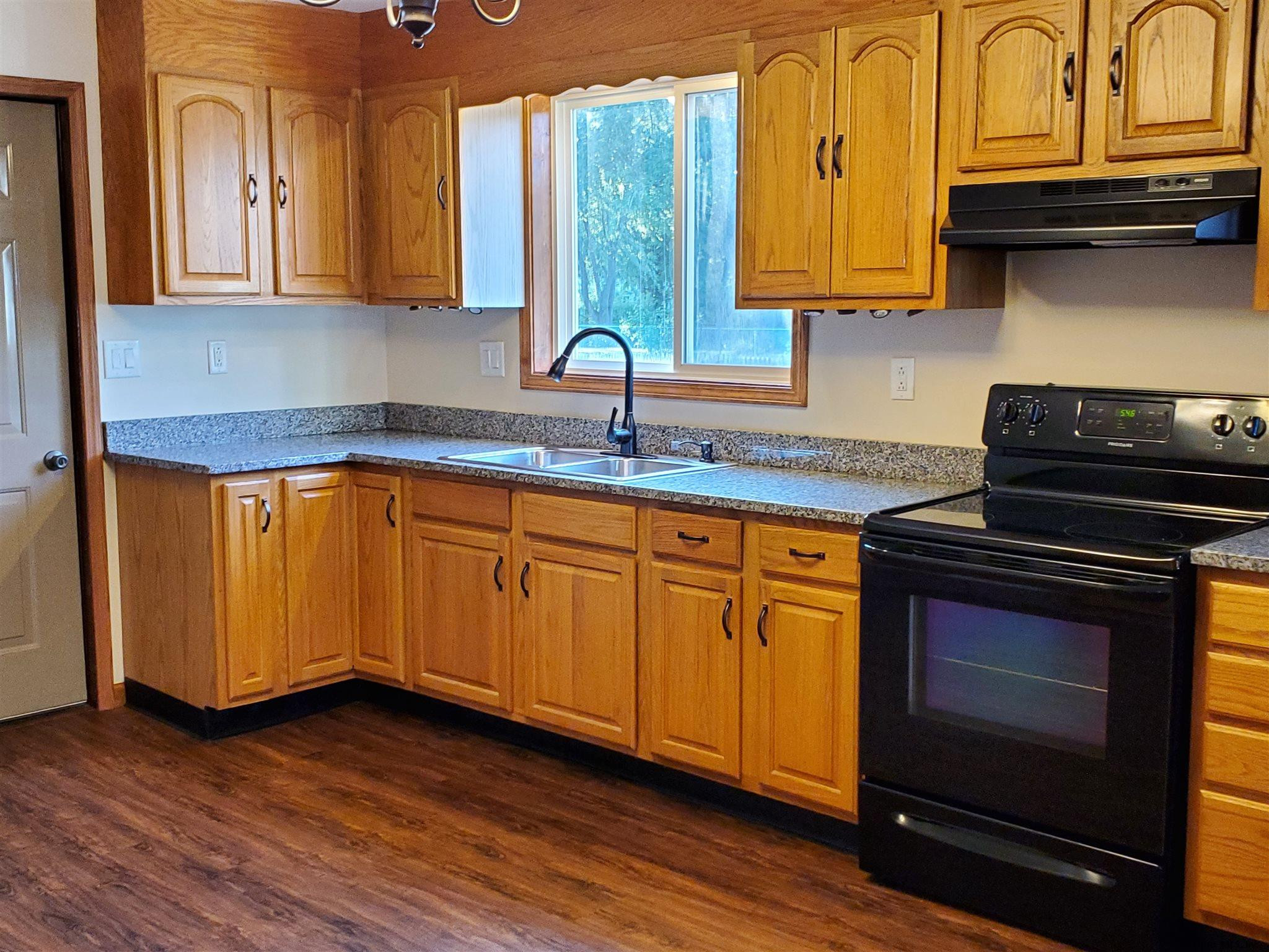 5 Plank Road Halfmoon, NY 12188 - Photo 6 of 28 Photo 6