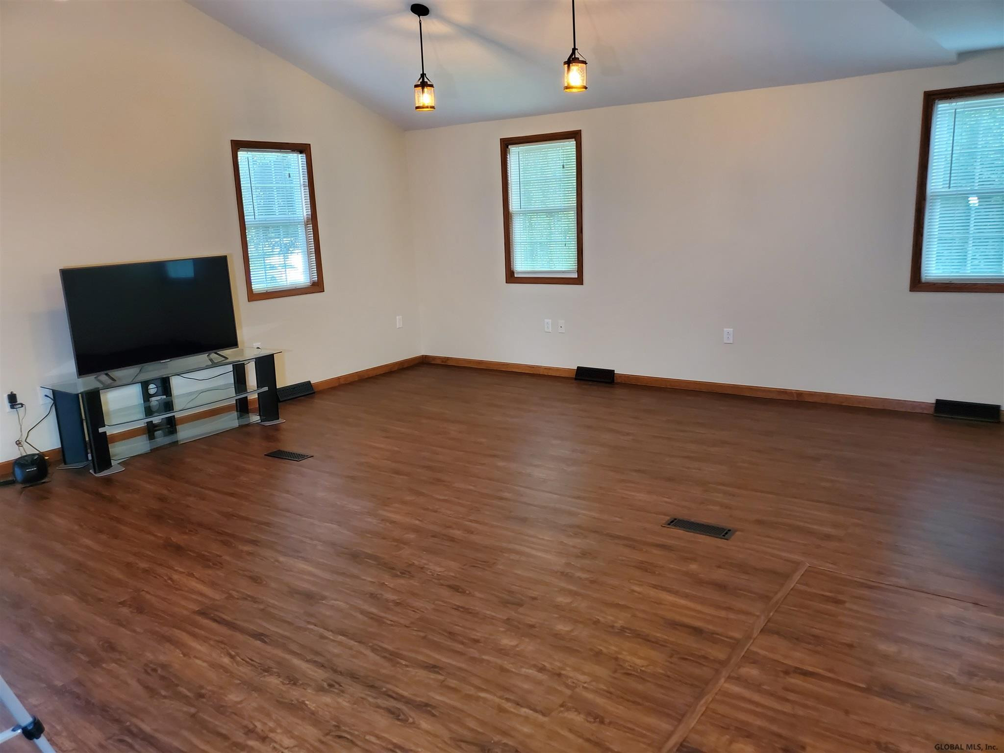 5 Plank Road Halfmoon, NY 12188 - Photo 8 of 28 Photo 8